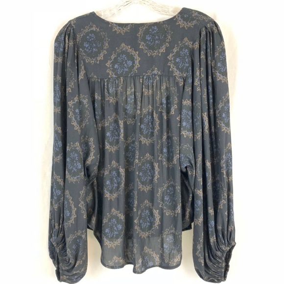 Free People Cowling Around Printed Top - Picture 4 of 8